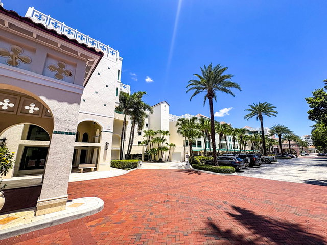 Mizner Court  photo 4